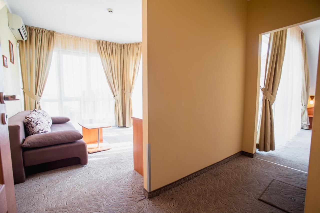 Hotel Dolphin Ravda Eksteriør billede