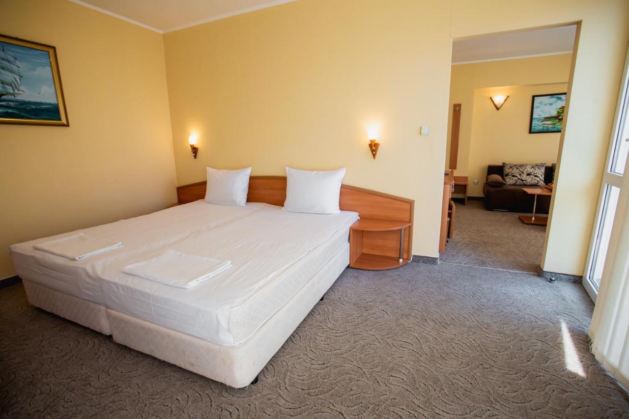 Hotel Dolphin Ravda Eksteriør billede